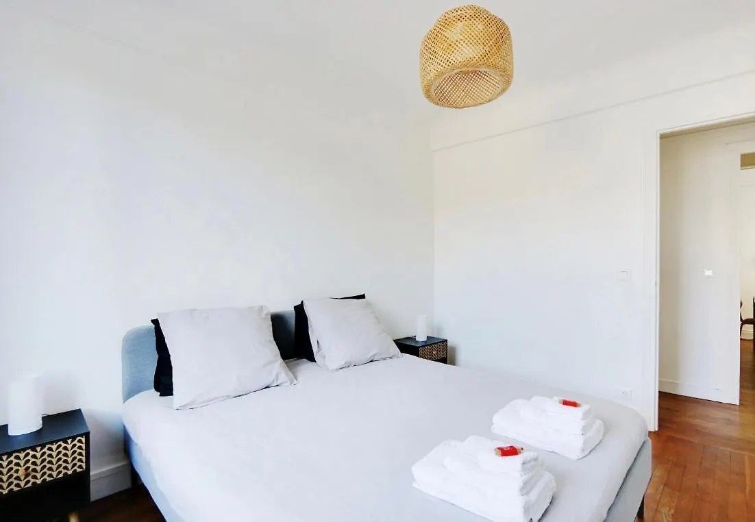 Appartement, Coeur Des Batignolles Montmartre Paris Apartment